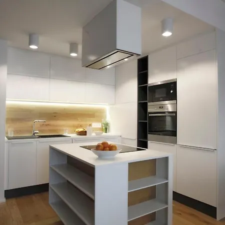 Apartment Stylish 2-br Apartment, 100 Sqm ǀ Ac, Free Parking, Terrace *
