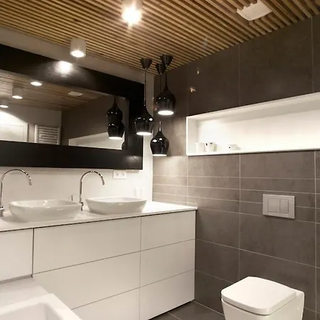 Stylish 2-br Apartment, 100 Sqm ǀ Ac, Free Parking, Terrace Bratislava