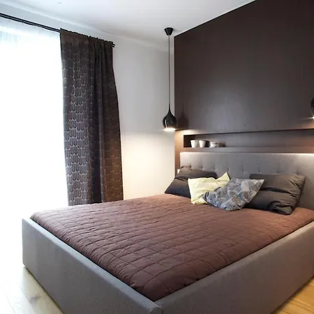 Stylish 2-br Apartment, 100 Sqm ǀ Ac, Free Parking, Terrace Apartment *