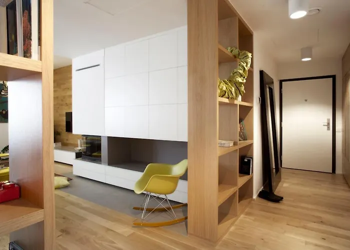 Apartamento Stylish 2-br Apartment, 100 Sqm ǀ Ac, Free Parking, Terrace