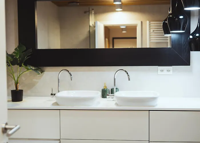 Apartamento Stylish 2-br Apartment, 100 Sqm ǀ Ac, Free Parking, Terrace