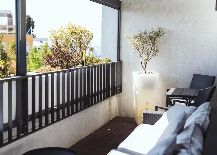 Stylish 2-br Apartment, 100 Sqm ǀ Ac, Free Parking, Terrace Apartamento Bratislava